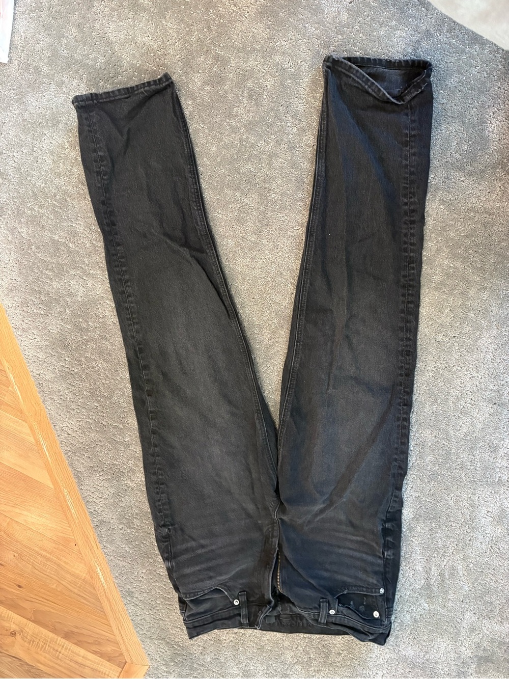 American Eagle Classic Black Straight-Leg Jeans